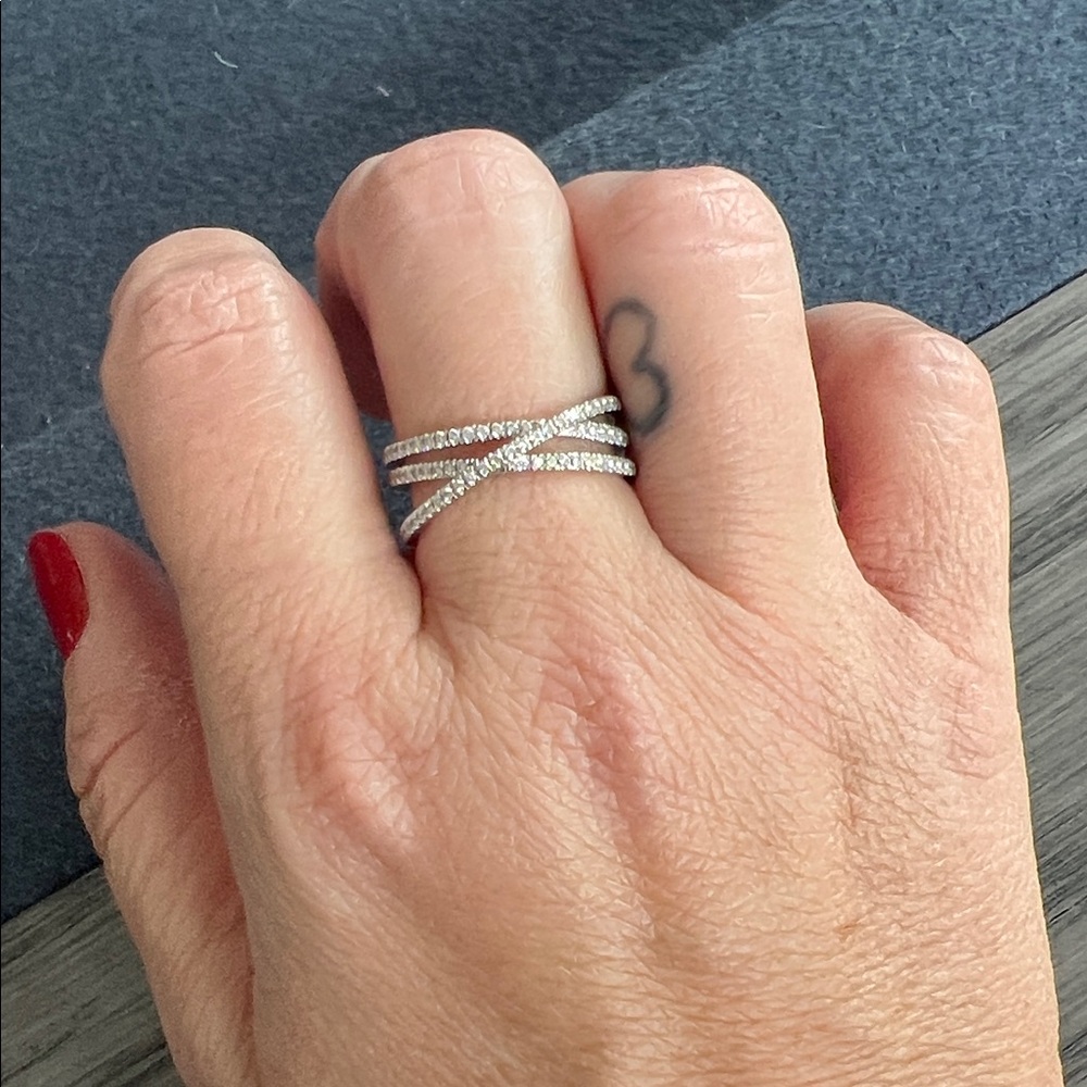 Ring Concierge 14k White Gold Crisscross / Cross Pavé Diamond Over Ring Size 6